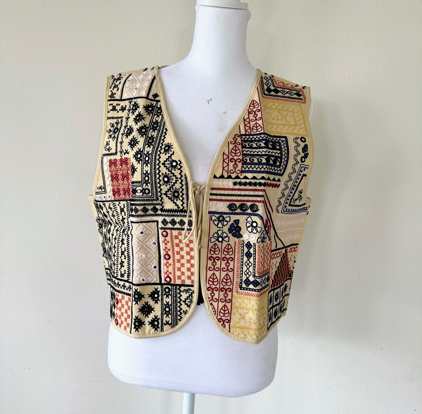 Cotton Indian Ethnic Garba Dandiya Sleeveless Koti (Off-white)