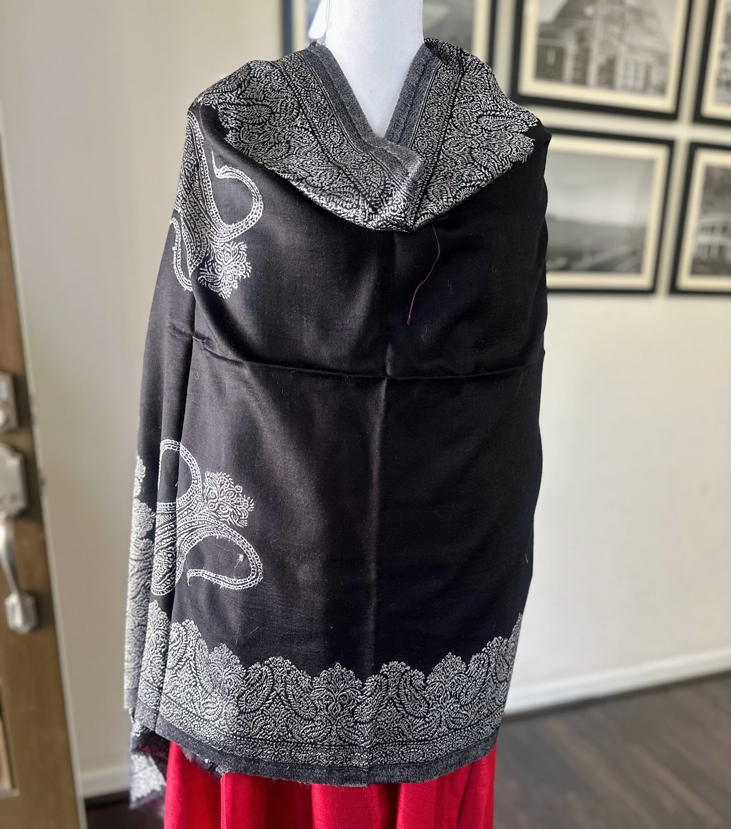 Pashmina Wool Black Scarf For Women and Men With Zari Border, Finest Quality Kashmiri Shawl