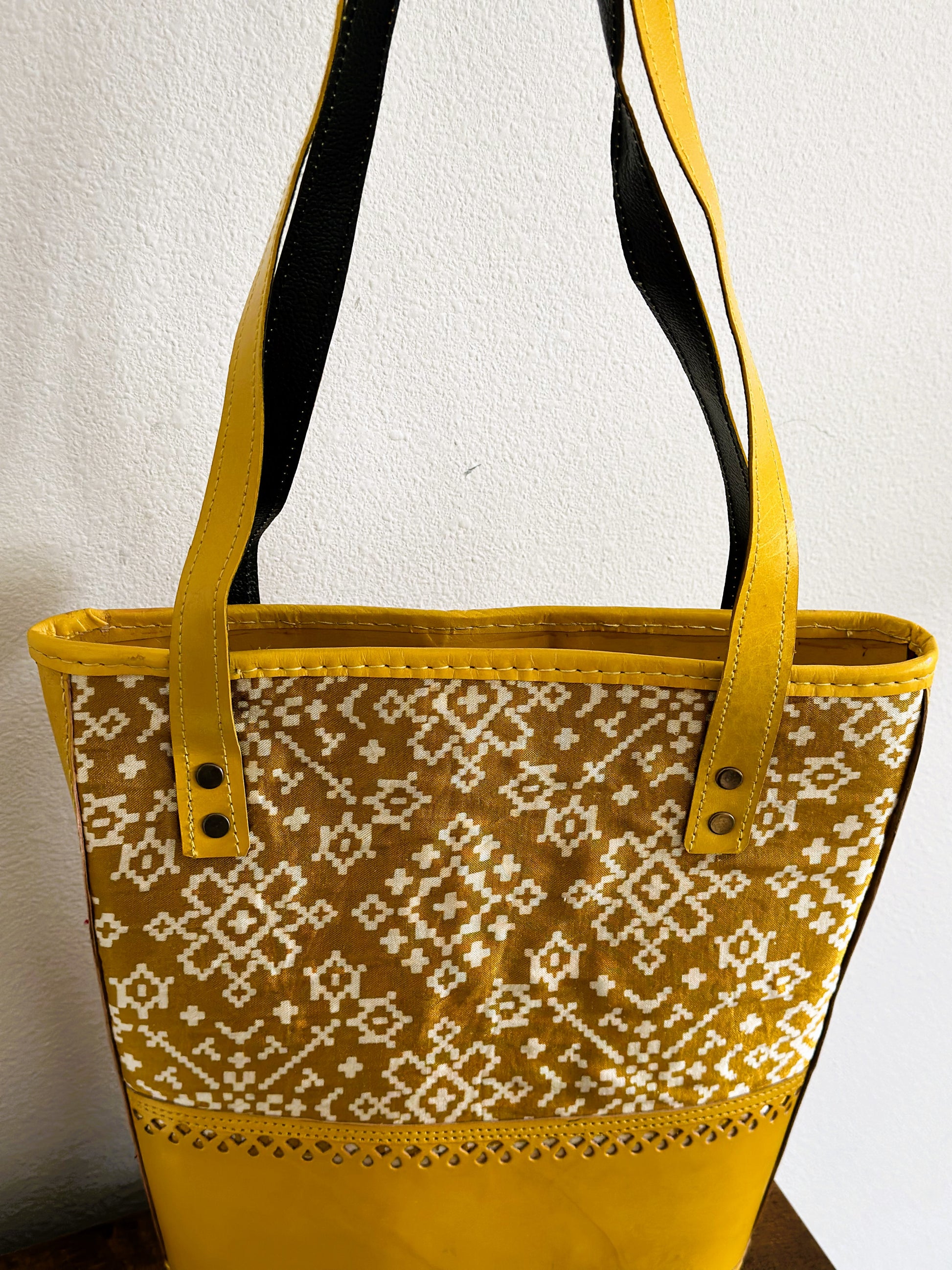 Leather-Shoulder-Bag-Yellow-5